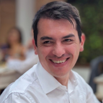 Dr. CAMILO CAICEDO